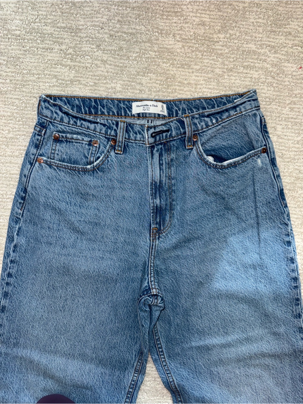Abercrombie & Fitch loose high rise jeans - Picture 3 of 4